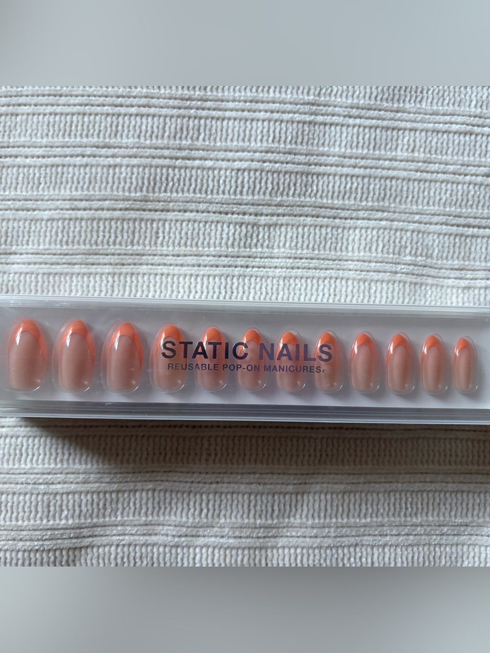 STATIC NAILS Reusable Pop-On Manicure in Coral Peach
